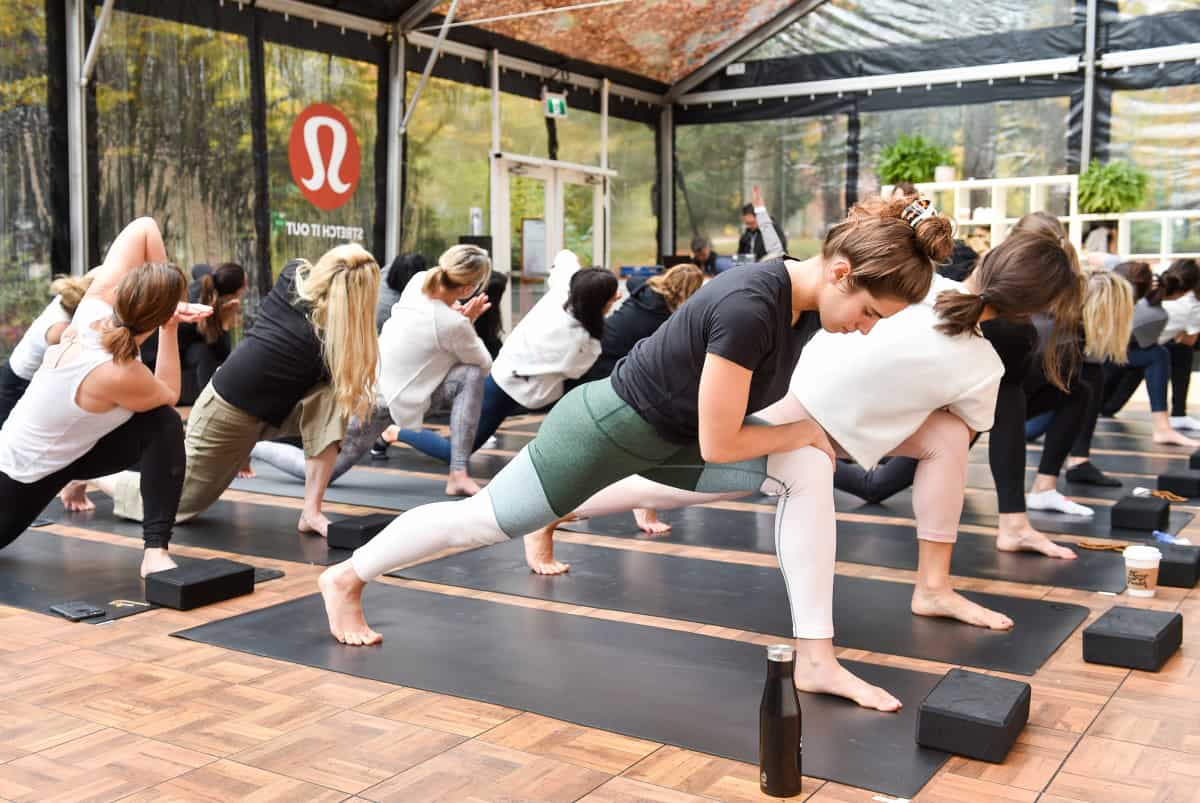 Experiential Retail - Lululemon NYC in store Yoga classes