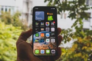 A smartphone displaying a daily app streak, illustrating consumer habit formation and the behavioural science behind Duolingo.